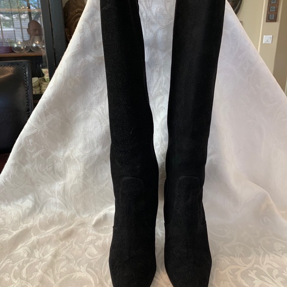 Manolo Blahnik Vitello Nero Suede Boots - Picture 2 of 7